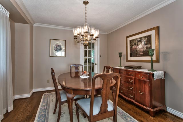 Dining room.