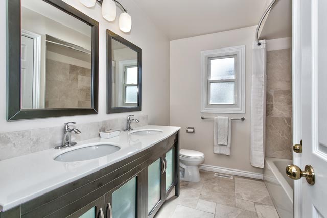 Main bathroom.