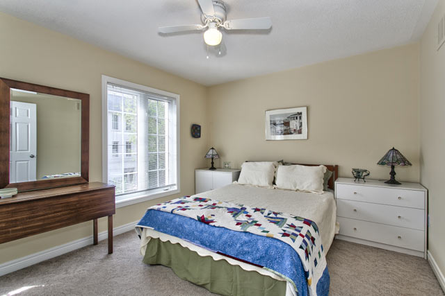 Second bedroom.