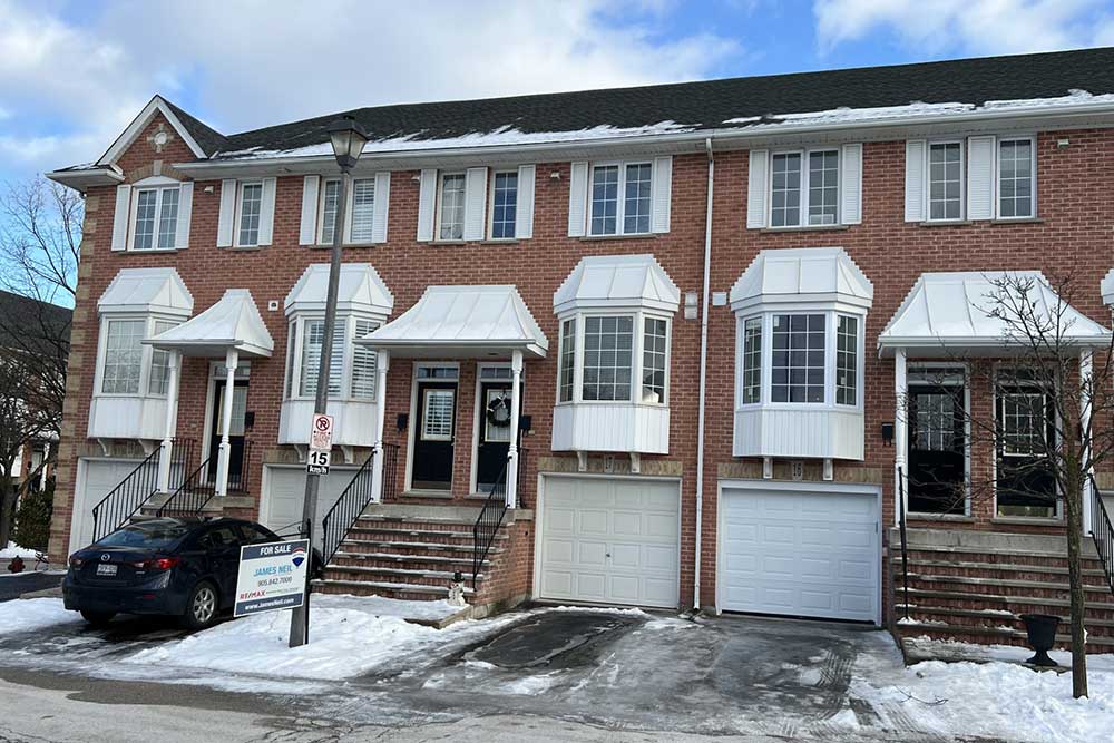 Two Bedroom Towhome For Sale at 3480 Upper Middle Road, Burlington