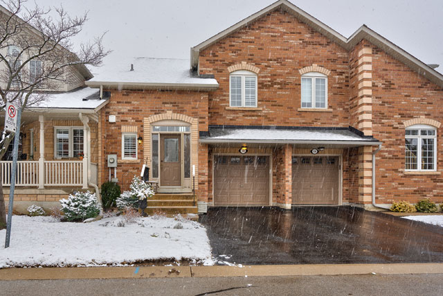 Bungaloft Townhome for Sale in Central Oakville at 18-223 Rebecca Street, Oakville
