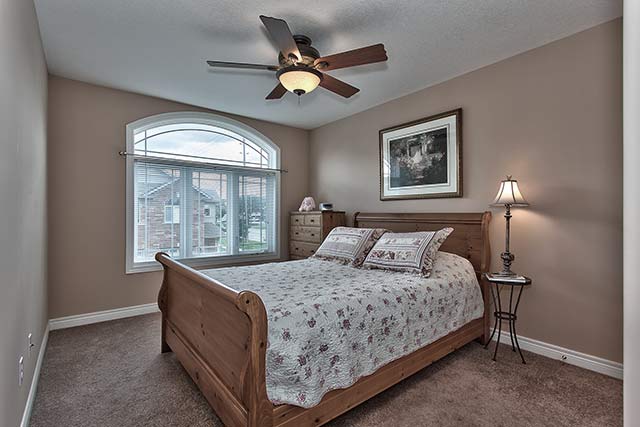 Second bedroom.