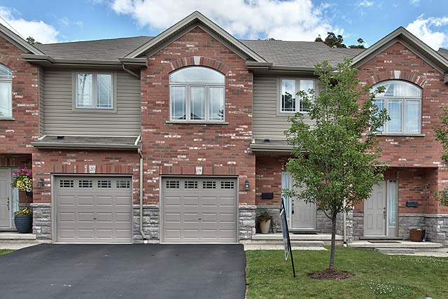19-218 Plains Road East, Burlington - townhome for sale in Aldershot Village