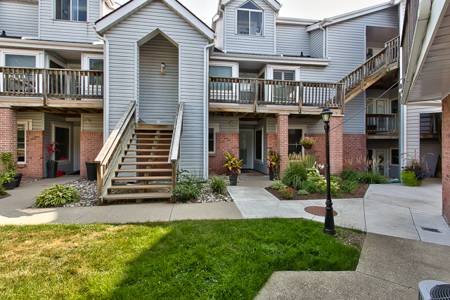 205 - 1220 Thorpe Road, Burlington - two bedroom ground floor condo for sale near downtown Burlington