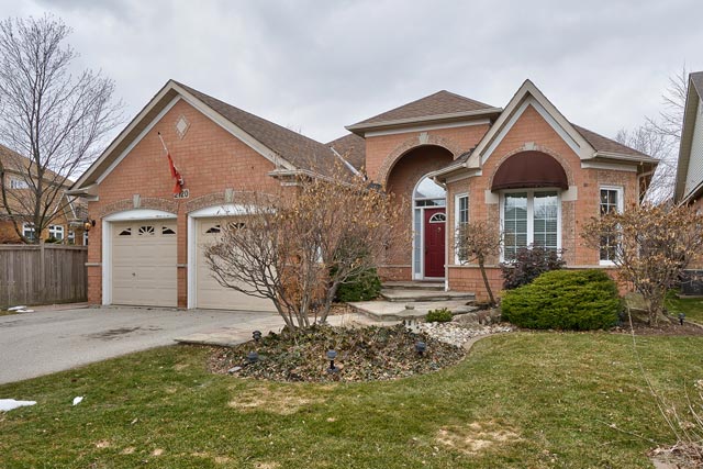 Bungalow for Sale in Millcroft - 2120 Turnberry Road, Burlington