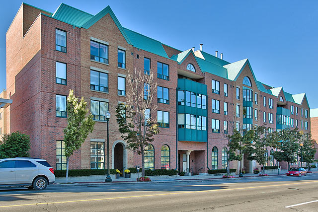 301-185 Robinson Street, Oakville - Two Bedroom Condo For Sale in Downtown Oakville