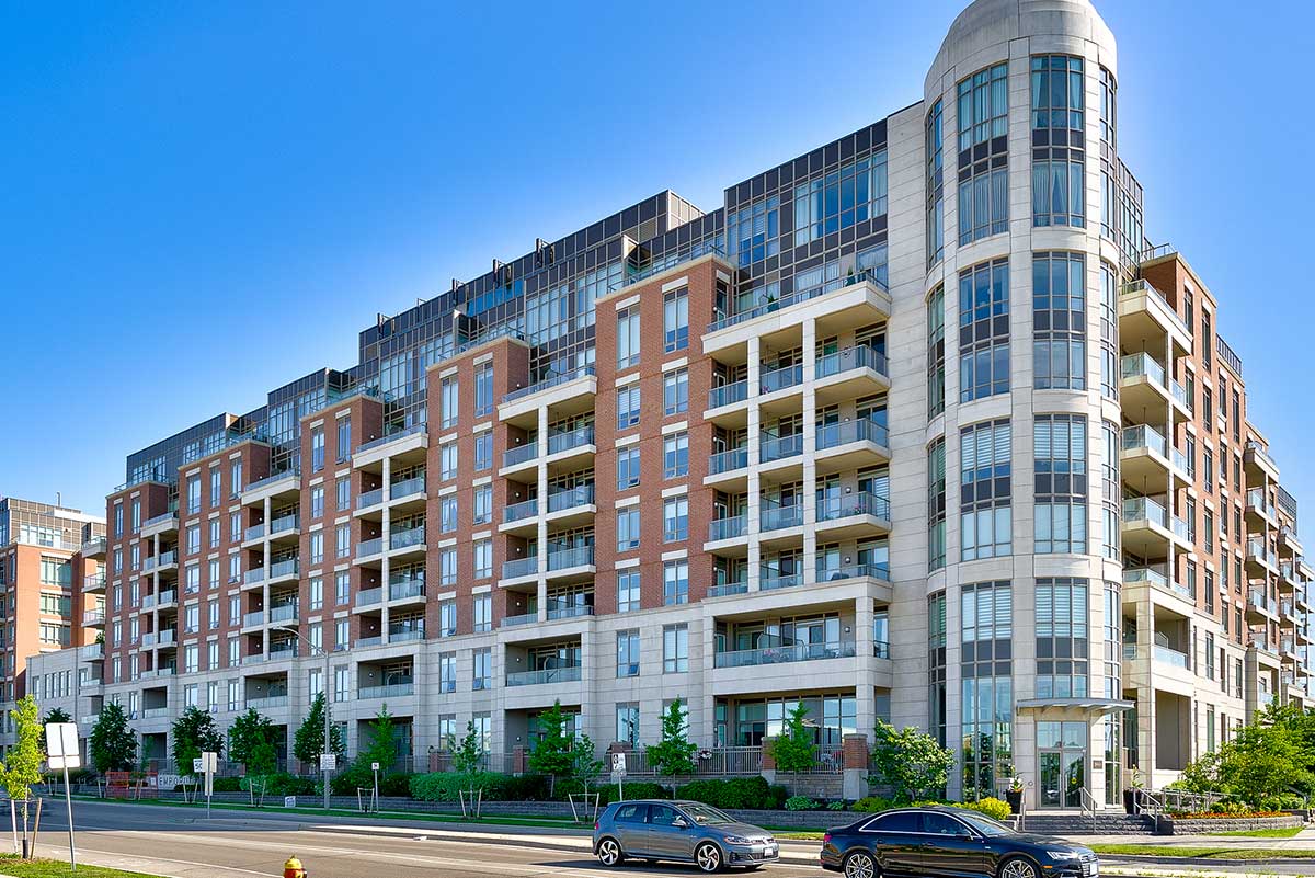 One Bedroom Plus Den Condo For Lease at 2470 Prince Michael Drive, Oakville