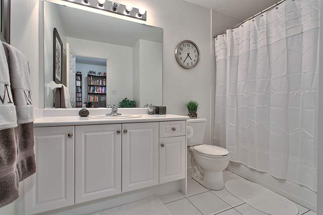 Main bathroom.
