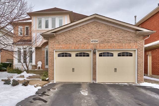 4104 Montrose Crescent, Burlington - Four Bedroom Home For Sale in Millcroft