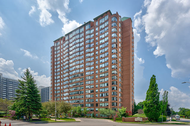 Two Bedroom Condo For Sale in Downtown Burlington at 1270 Maple Crossing Boulevard