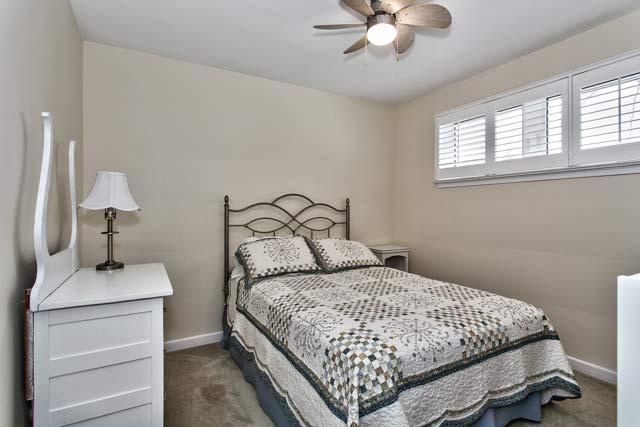 Second bedroom.