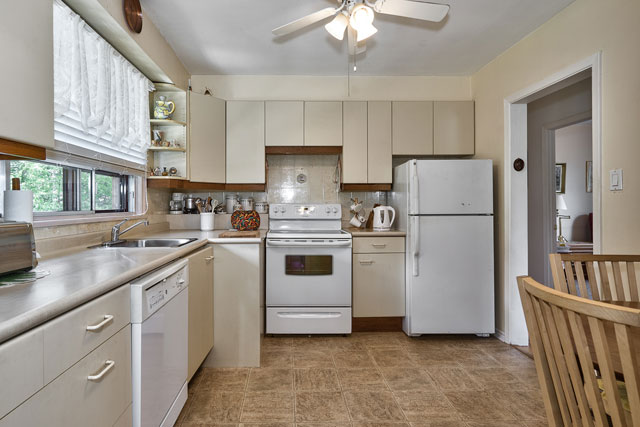 Eat In Kitchen
