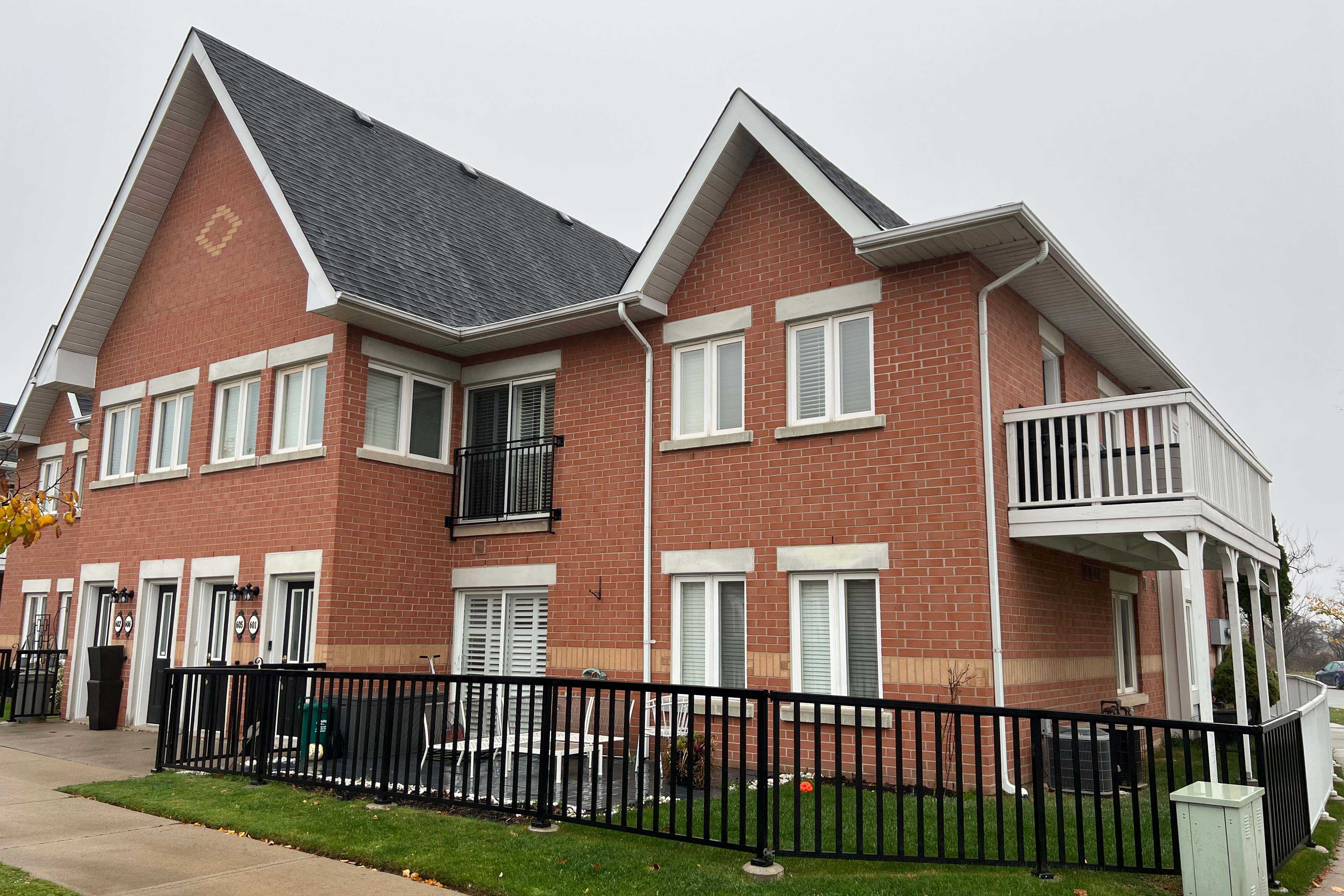 Two Bedroom Condo For Lease in Burlington at 1701 Corporate Avenue