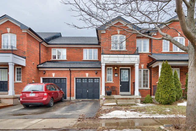Three Bedroom Townhome for Sale in Southeast Burlington - 618 Julia Avenue, Burlington