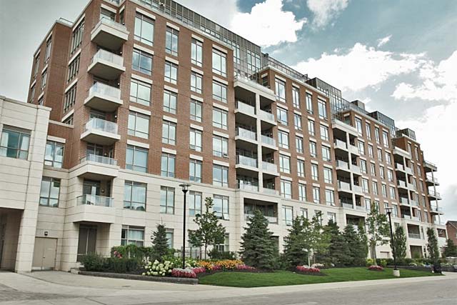 714-2480 Prince Michael Drive, Oakvlle, One Bedroom Plus Den Condo For Rent In The Emporium