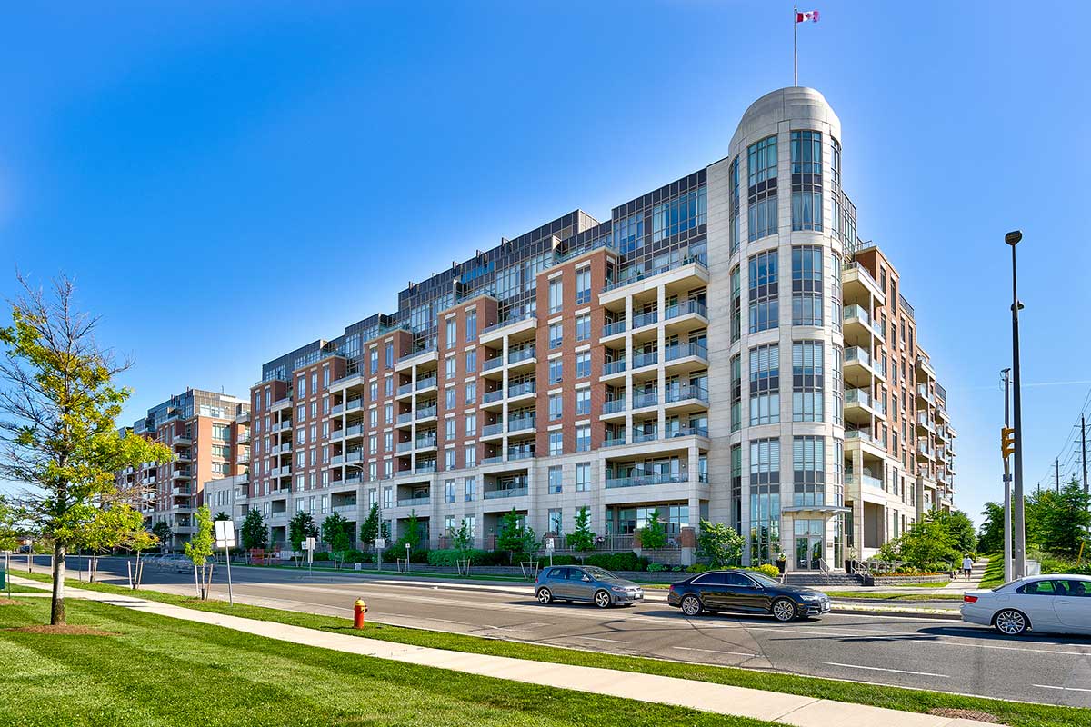 One Bedroom Plus Den Condo For Sale at 2480 Prince Michael Drive, Oakville