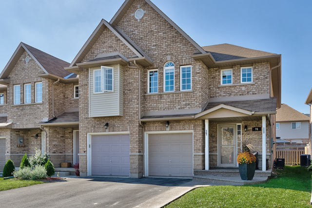 76-4055 Forest Run Avenue, Burlington - Three Bedroom End Unit Townhome For Sale In Tansley Woods