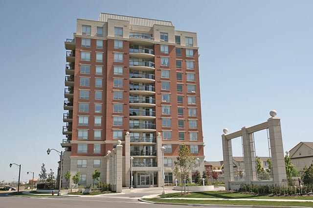 810-2365 Central Park Drive, Oakville, Ontario