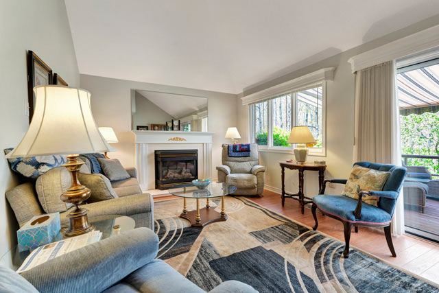 Living Room with Vaulted Ceiling and Gas Fireplace